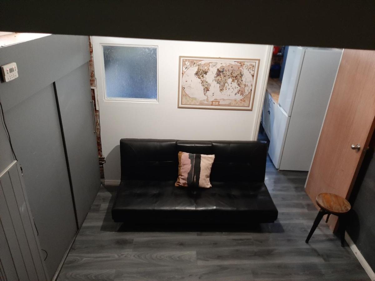 Single Bedrooms With Wifi And Underbed 10 Londen Buitenkant foto